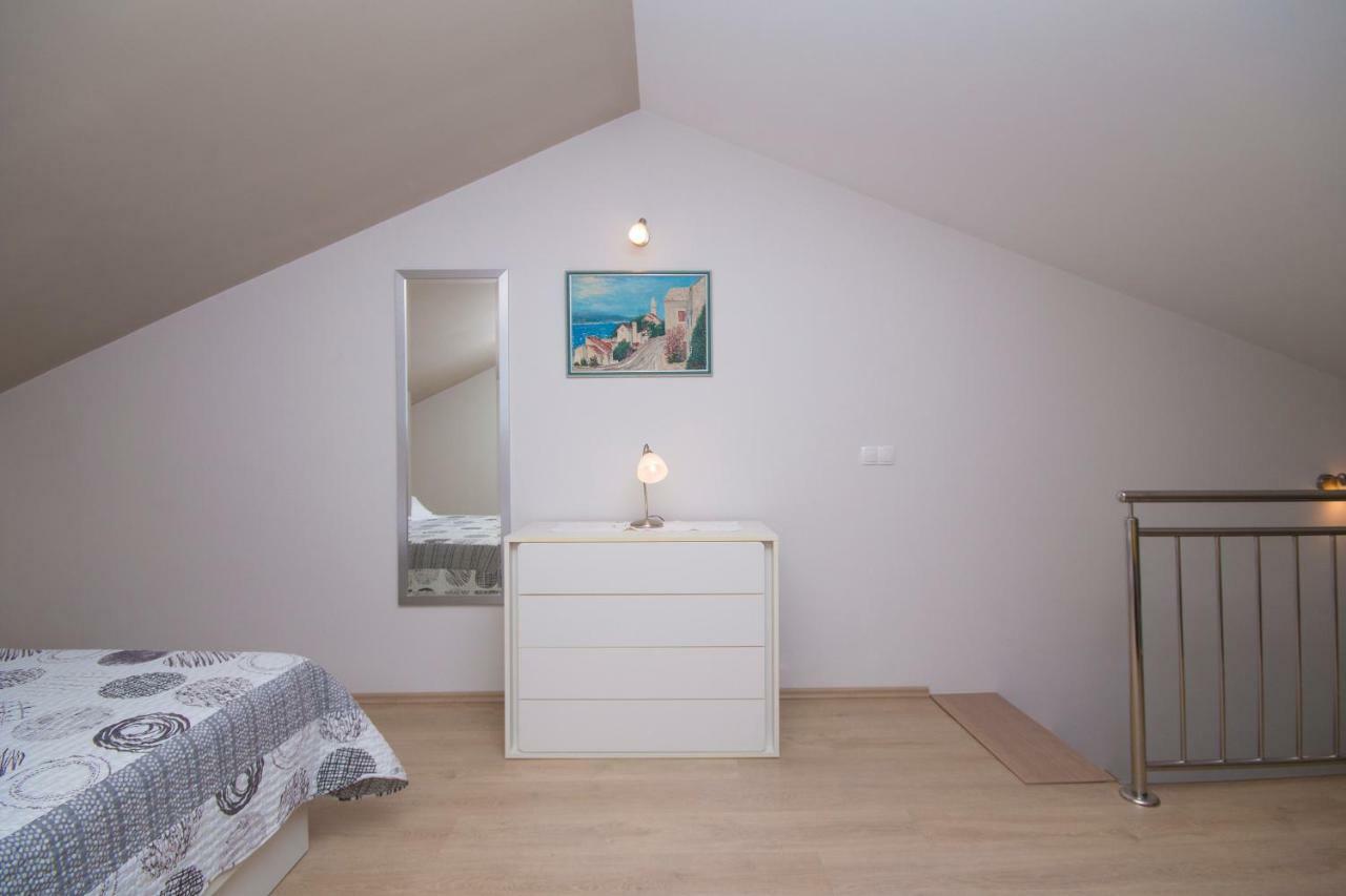 Sea View Apartment Gin Brela Eksteriør bilde